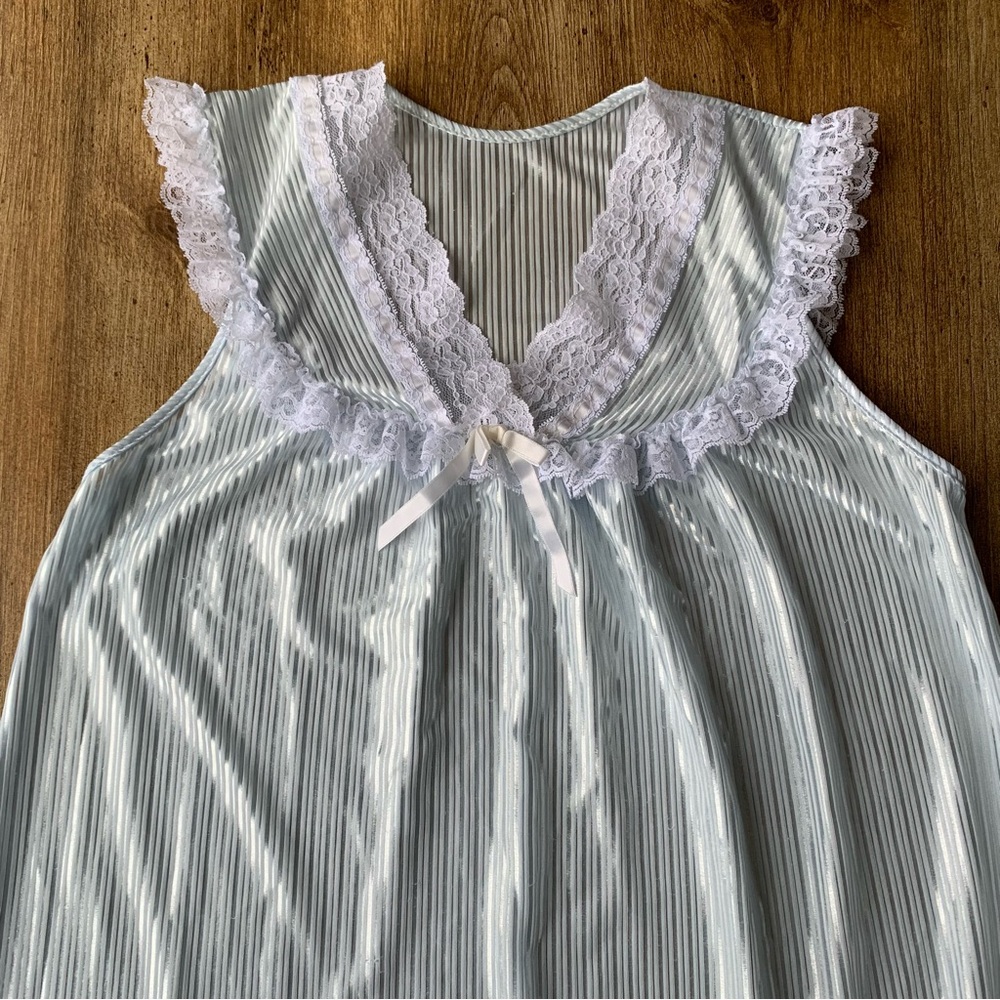 Vintage Nightgown Blue Small Medium Lace